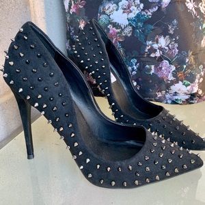 Steve Madden studded pumps